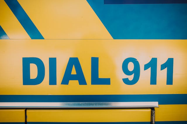 911