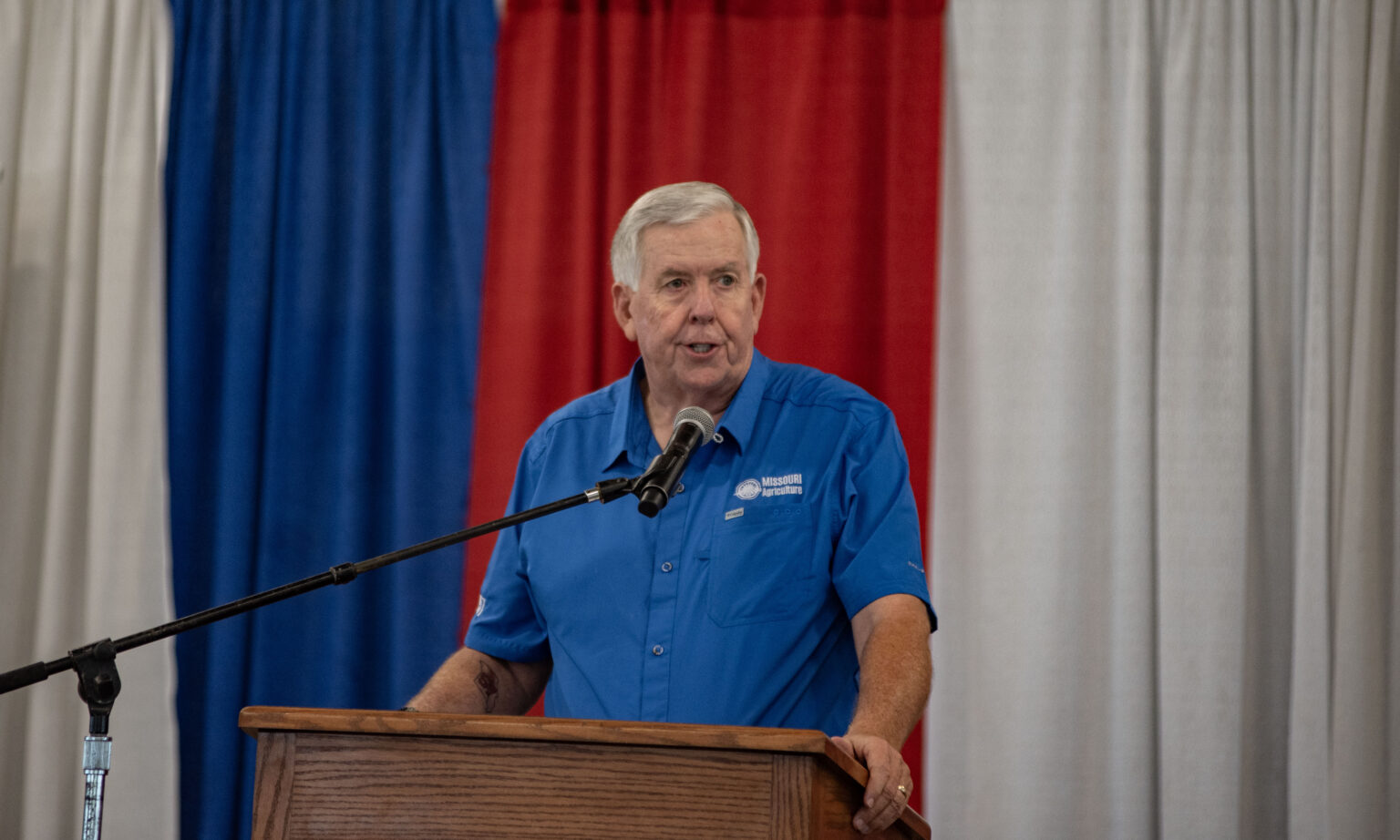 governor parson at a ham breakfast